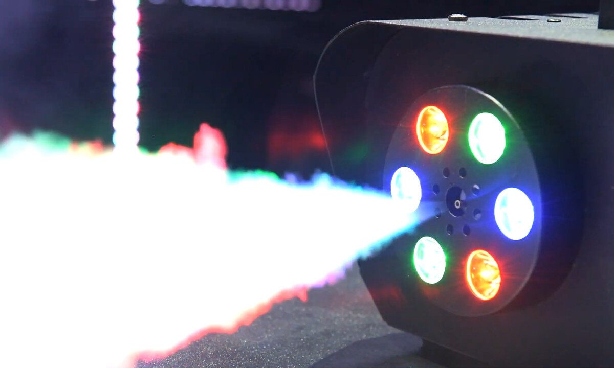 Wytwornica dymu LIGHT4ME Black 1500 LED - zdjęcie 4